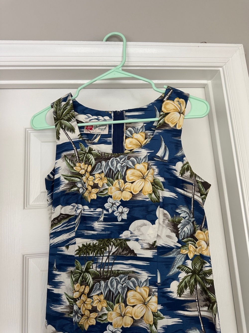 Hilo Hattie’s maxi sleeveless dress - Picture 2 of 10